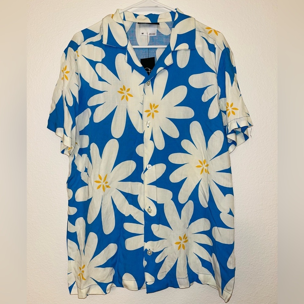 Original Use Blue Short-Sleeve Button-Down with White Daisy Print